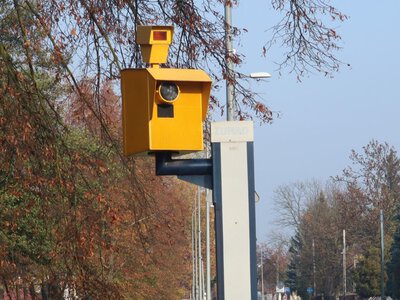 Nowy fotoradar pojawił się przy ruchliwej trasie. Wiadomo już, kiedy zacznie łapać kierowców