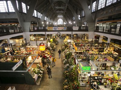 Kultowe targowisko się zwija. Miasto chce przejąć stery