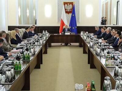 Rząd zatwierdził budżet na 2027 rok. Planowany deficyt na 282 miliardy