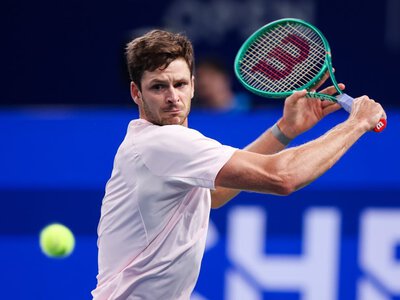 Zacięty finał i porażka. Hurkacz bez triumfu w Chinach
