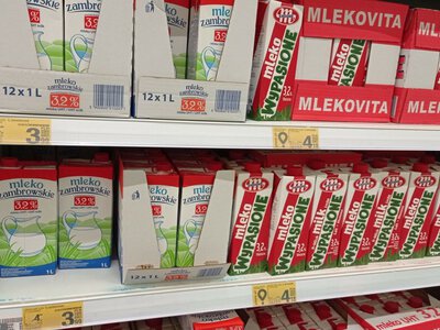 Sprzedają mleko za 49 gr. Tyle tak naprawdę kosztuje litr