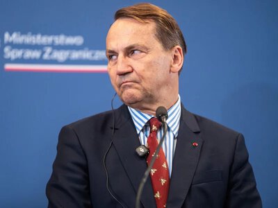 Sikorski zaczepił Nawrockiego. „Przepraszam za lokowanie produktu”