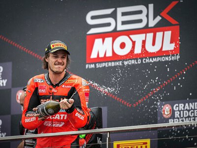 Od kryzysu w Moto2 do korony Superbike. Bulega i Ducati rozbili rywali