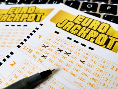 Mamy nowego milionera. Wygrał w Eurojackpot. Oto gdzie kupił los