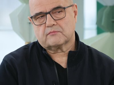 Zagrał w filmie Lalka i ocenił serial Netfliksa. Reakcja Żaka zaskakuje