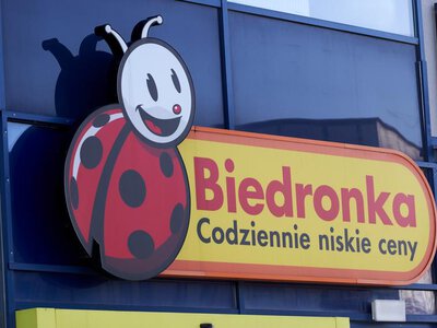 Chcą 1000 zł podwyżki i 30 proc. więcej pracowników. Grożą strajkiem w Biedronce