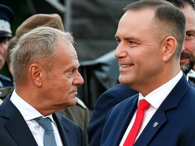PiS rozpuszcza plotki o tajnej rozmowie Donalda Tuska z Karolem Nawrockim i hakach na premiera. Sprawdziliśmy, ile w tym prawdy