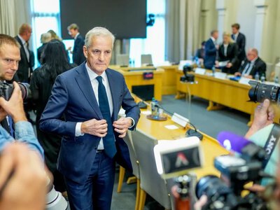 Skandal wokół akt Epsteina. Premier Norwegii tłumaczył się posłom