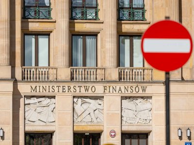 Ekonomista: Państwo rozdaje świadczenia też tym, którzy ich nie potrzebują