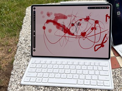 Szukasz tabletu na studia? Ten ma rysik, klawiaturę i jest za 1899 zł