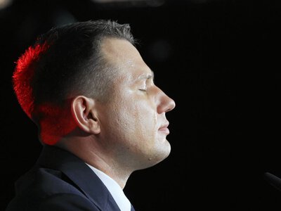 Mentzen kpił z policjantek. Politycy odpowiedzieli. Te kobiety narażają życie i chronią ludzi