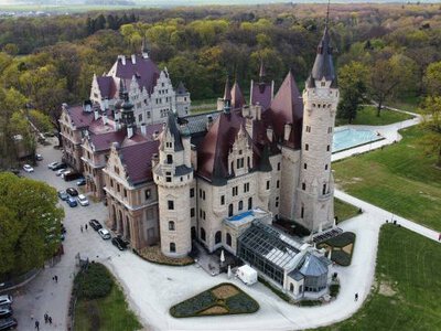 Mamy u nas Hogwart, pałac Harry'ego Pottera. Ma 99 wież i 365 komnat