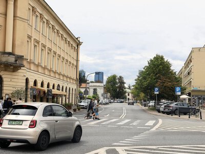 Nie ma pasów, a pieszy i tak ma pierwszeństwo. Kierowcy zapominają, mandat to 1,5 tys. zł