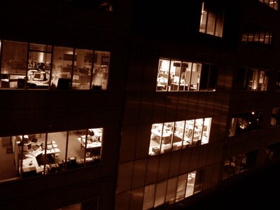 Nocne zmiany pod lupą naukowców. Zaburzony sen i większe ryzyko chorób