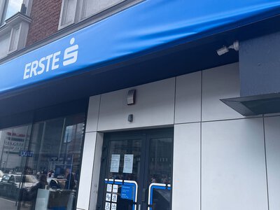 Erste Bank z pilnym komunikatem. Lepiej to wiedzieć przed weekendem