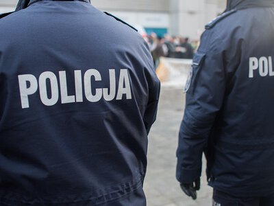 Policjanci mieli zgwałcić gwałciciela. Usłyszeli zarzuty