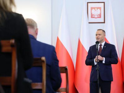 Prezydent zostawił prawicę z ręką w nocniku, by podreperować swój wizerunek