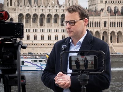 Kolejne kłopoty organizacji związanej z Romanowskim na Węgrzech