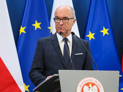 Marszałek Sejmu krytykuje prezydenta. „To ośmiesza Polskę”