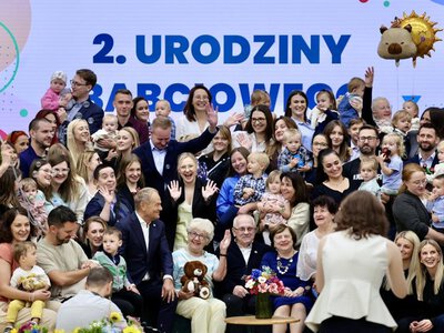 Tyle dzieci korzysta z „babciowego”. Rząd podał najnowsze dane