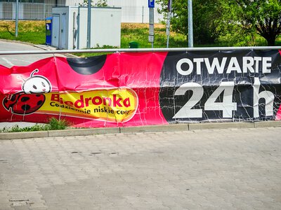 Biedronka odpala petardę. 79,90 zł a każdy student musi mieć