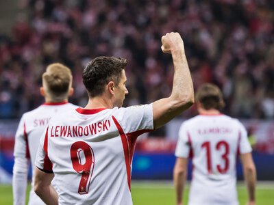 Byli już pogrzebani. Pora odbić się od ściany (Opinia)