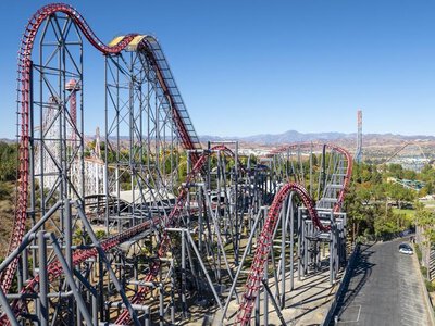 Urazy mózgu, hospitalizacje i tragiczne wypadki. Ekstremalny rollercoaster w USA zamknięty