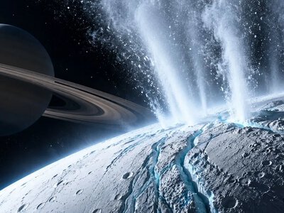 Enceladus wyrzuca ocean w kosmos. Tak pomaga nam szukać życia