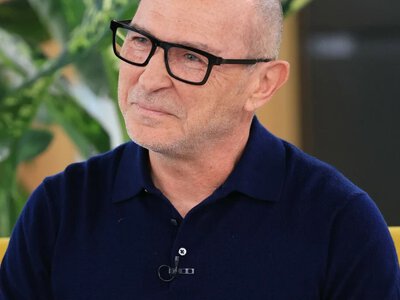 Andrzej Krzywy ma dwie córki i syna. Ojcem został jednak tylko raz