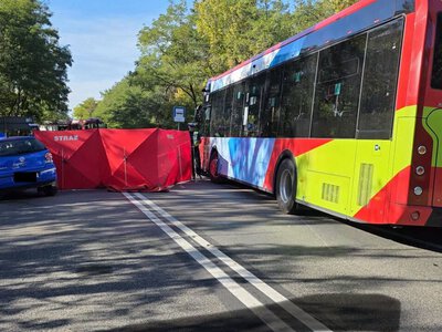 Senior zginął po zderzeniu z autobusem MZK