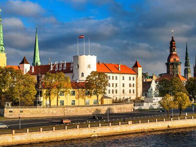 Łotysze decydują. Premier Kulbergs z ogromną przewagą w pierwszych sondażach