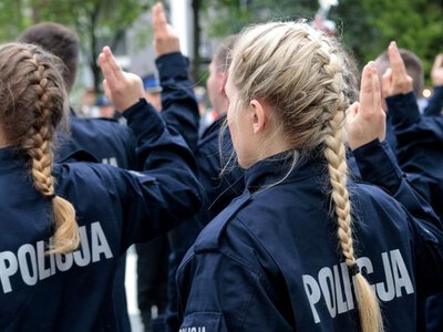 Żarty z policjantek rozwścieczyły ministra. Szef MSWiA do Mentzena: Leczenie własnych kompleksów