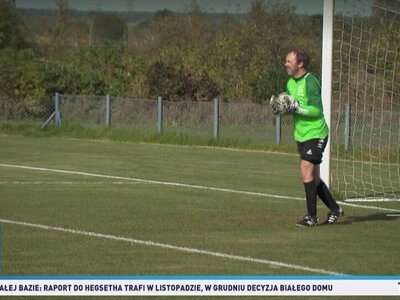 Zdobywca Oscara Tarn Willers bramkarzem B-klasowego AKS Zły Warszawa
