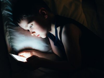 Detoks od social mediów pod lupą. Badania nie dają mocnych podstaw do zakazów