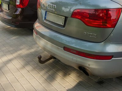 Za taki błąd z hakiem samochodowym grozi 500 zł mandatu. Do tego dochodzi 8 punktów karnych