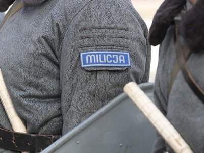 Byli funkcjonariusze PRL odzyskują pełne emerytury. Pomaga przepis w ustawie