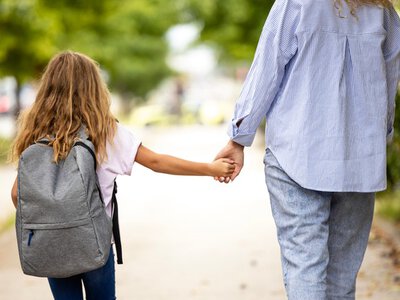 Ela mówi o sobie, że jest asystentką córki. Liczy na to, że inwestycja w dziecko kiedyś się zwróci