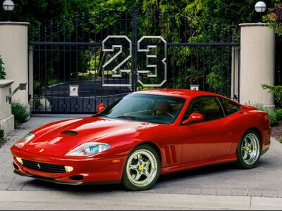 Jaki właściciel taka cena. Tym Ferrari jeździł Michael Jordan. Na aukcji osiągnęło rekordową sumę