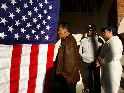 Drożyzna i deportacje. Latynosi odwracają się od Trumpa przed wyborami