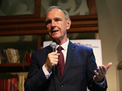 Polska ambasada żąda przeprosin od Carlsona. Bronił hitlerowskiej napaści