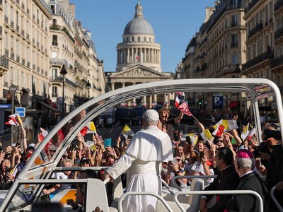 Katolicyzm podbije świecką Francję? Papież mówi o cudzie, liczba nowych katolików znacząco wzrasta