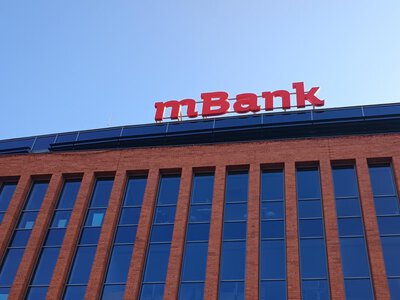 Koszty walutowe mBanku. Prawie 80 mln zł uderzy w zyski za trzeci kwartał