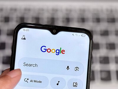 Google lepsze od chatbotów AI. Naukowcy nie mogą się nadziwić