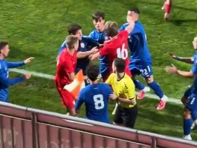 Bijatyka w meczu Serbów z Rosjanami. Bratnie narody