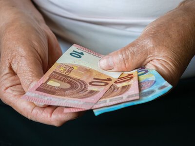 Tylu Polaków pobiera emeryturę z Holandii. ZUS podał nowe dane