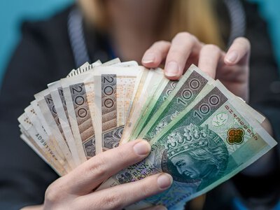 Zarabiają średnio 13 tys. zł. Uważają, że to za mało