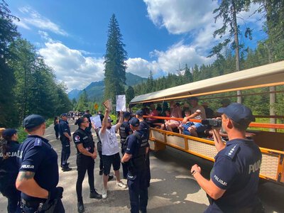 Trasa nad Morskie Oko. Potężne straty fiakrów. Podali dane
