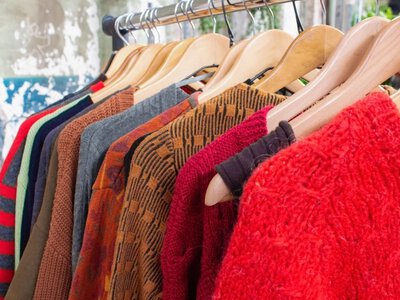 Na co zwrócić uwagę kupując sweter? Nie sugeruj się niską ceną