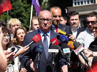 „Koniec polityki miłości, nie będziemy frajerami”. Lewica zaostrza kurs