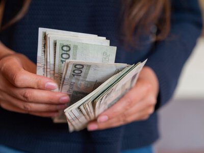 Zatrudniła dziecko w firmie. Zapłaci niższe podatki. Fiskus komentuje
